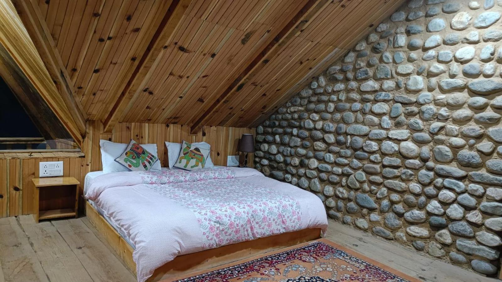 Ishan Log Huts-A Boutique Home Stay Banjār Exterior photo