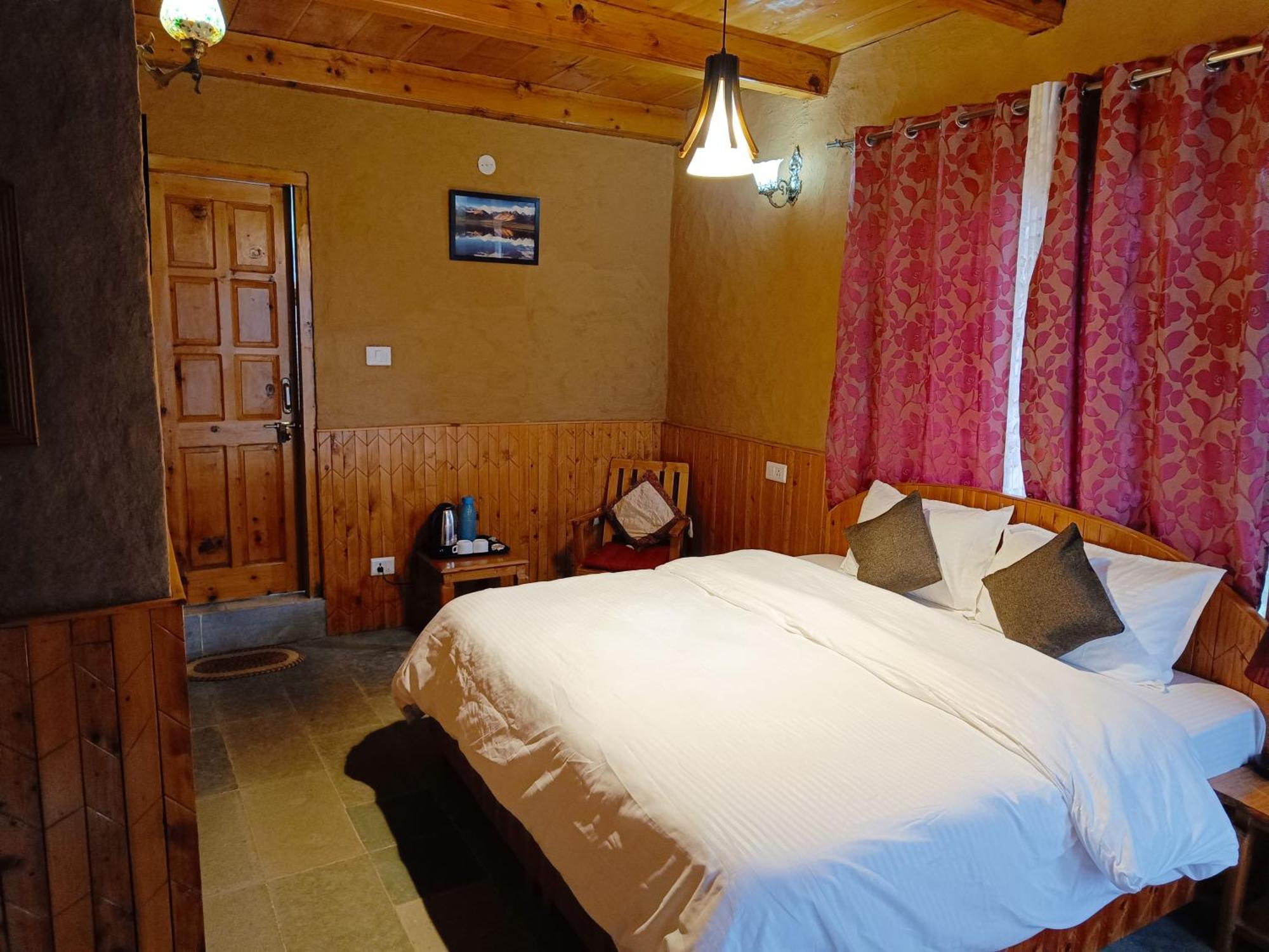 Ishan Log Huts-A Boutique Home Stay Banjār Exterior photo